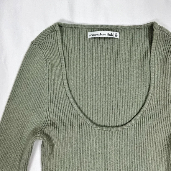 Abercrombie & Fitch Scoop Neck Long Sleeve Sweater - Picture 3 of 8